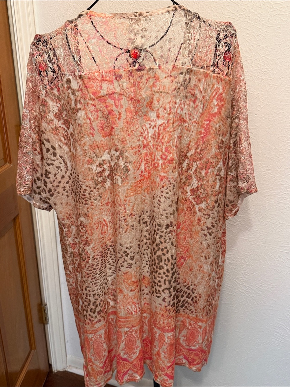 🤩🤩🤩BOGOHO🤩🤩🤩Chicos Lightweight Lace Kimono Cardigan in Peach and Cream-3 - Picture 6 of 10